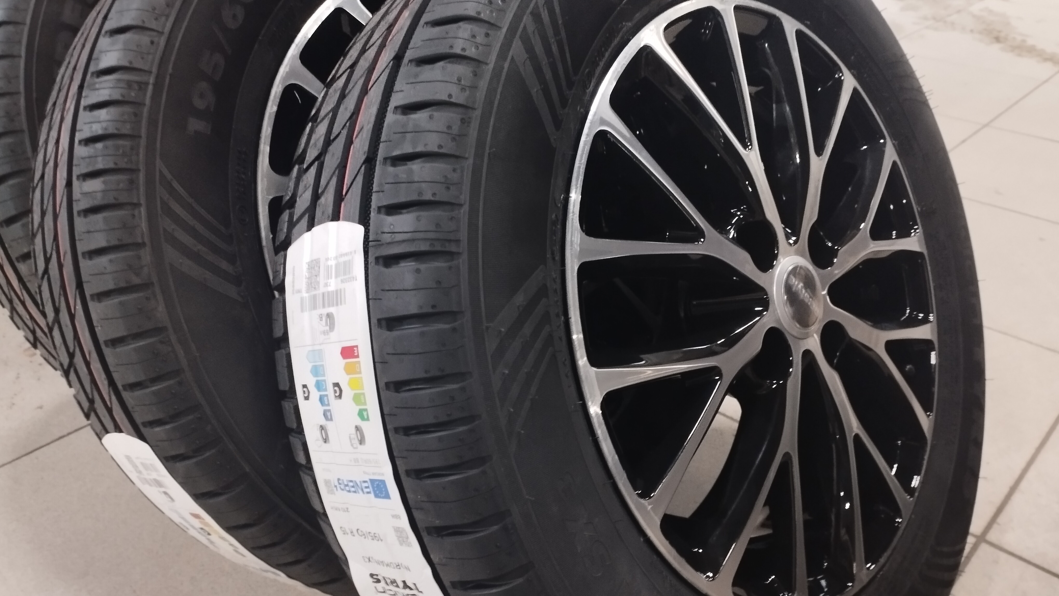 Купить летние шины Nokian Tyres NORDMAN SX3 (Ikon Tyres) в ВИРБАКавто -  бесплатный шиномонтаж в Ростове-на-Дону, большой каталог резины